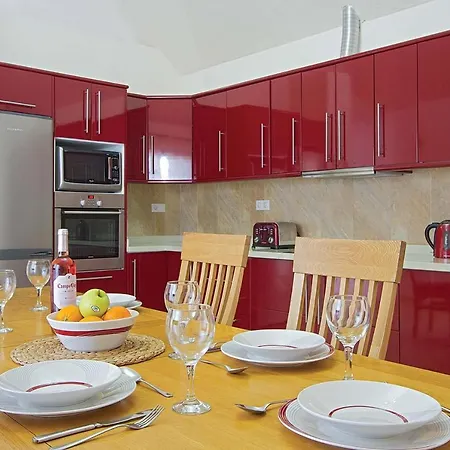 Villa Playa Blanca Sleeps 8 Air Con Wifi *